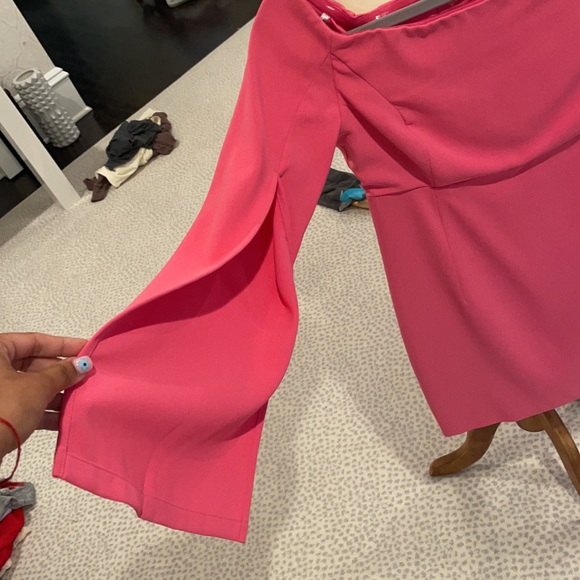 NEVER WORN off the shoulder hot pink mini dress XS - Picture 3 of 3